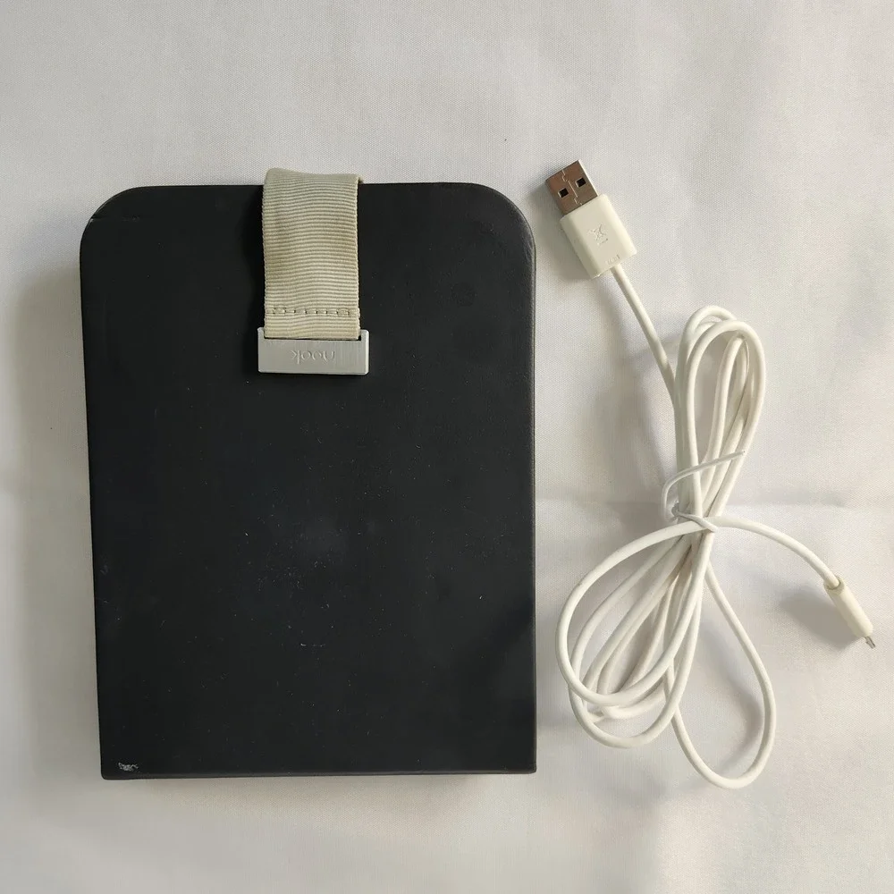 Barnes & Noble Nook GlowLight 4GB eReader (White) BNRV500 Bundle with Case Y2K